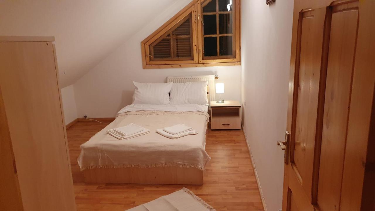 Vila Panselutelor 6 Sinaia Kültér fotó
