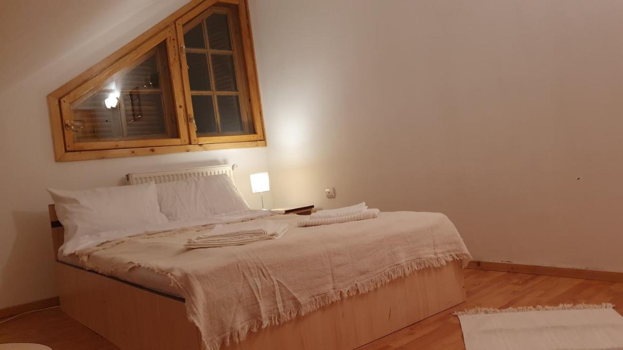 Vila Panselutelor 6 Sinaia Kültér fotó